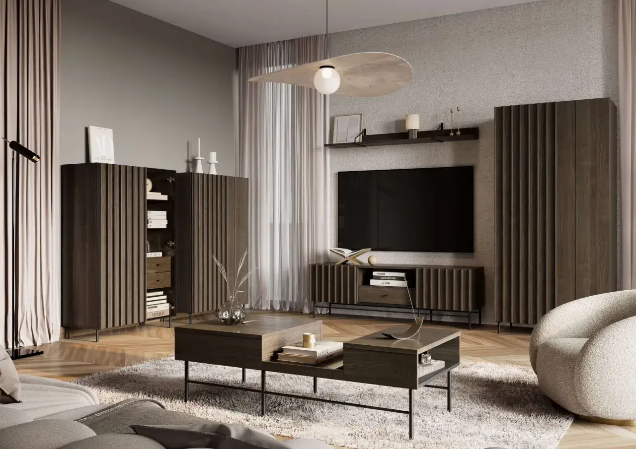 Nowoczesny salon z brązowymi meblami. Jaki kolor pasuje do brązu? Jasne tekstylia i złote dodatki tworzą przytulną atmosferę.
